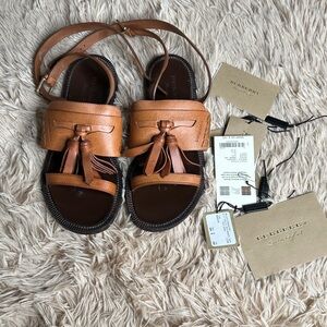 Burberry Tan Leather woman’s sandals with Tassels